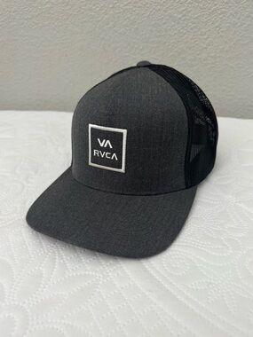 RVCA Mid Fit Men's Gray Black Snapback Mesh Trucker Logo Hat